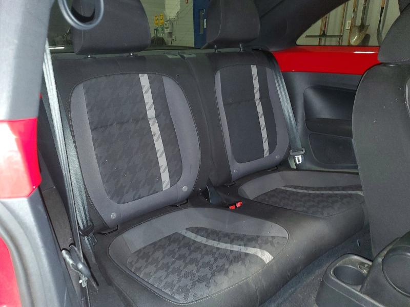 47238926 :رقم المزاد ، 3VWJ17AT2HM620471 vin ، 2017 Volkswagen Beetle مزاد بيع