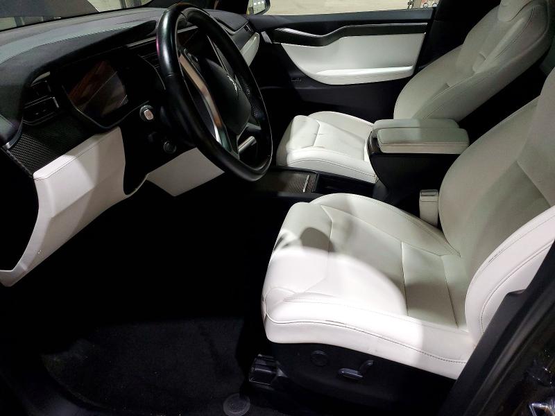 46483666 :رقم المزاد ، 5YJXCBE25HF043595 vin ، 2017 Tesla Model X مزاد بيع