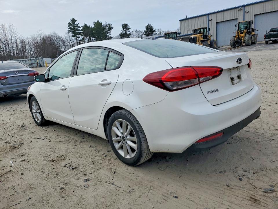 47709076 :رقم المزاد ، 3KPFL4A7XHE133064 vin ، 2017 Kia Forte مزاد بيع