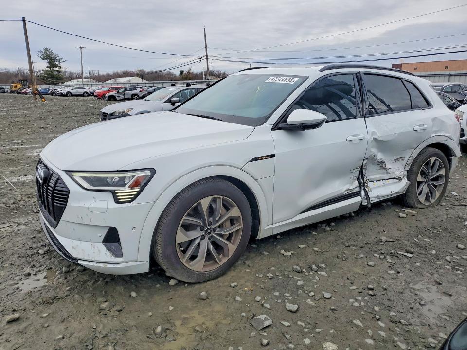 2021 Audi E-tron მანქანა იყიდება აუქციონზე, vin: WA1LAAGE7MB027265, აუქციონის ნომერი: 47544696