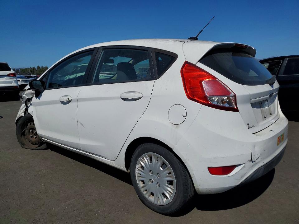 45497096 :رقم المزاد ، 3FADP4TJ8FM138745 vin ، 2015 Ford Fiesta مزاد بيع