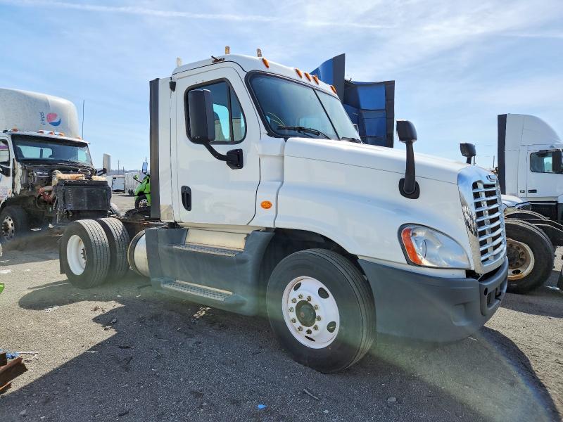 Продаж на аукціоні авто 2016 Freightliner Cascadia 1, vin: 1FUBGEDV6GLHC5674, номер лоту: 77529075