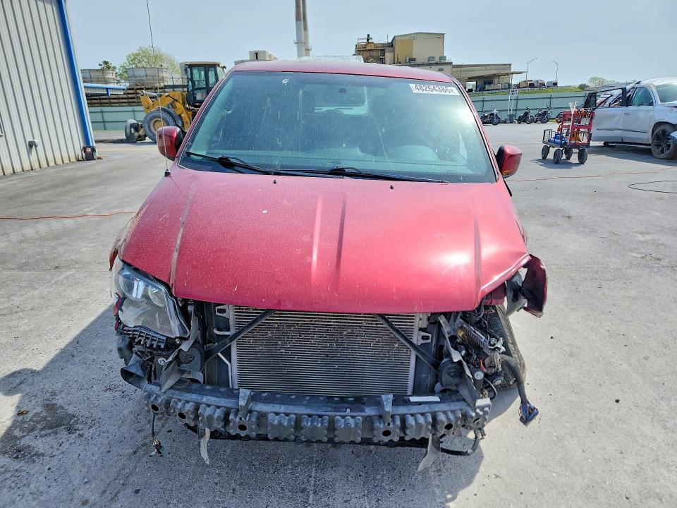 48264386 :رقم المزاد ، 2C4RC1HG0FR727689 vin ، 2015 Chrysler Town & Country مزاد بيع