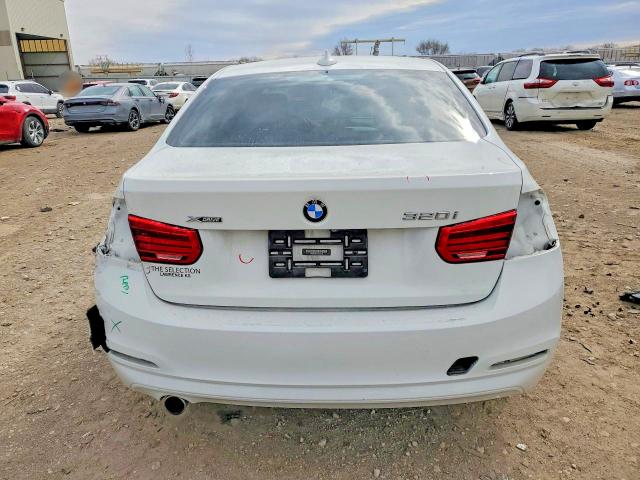 47343776 :رقم المزاد ، WBA8A3C50JA505439 vin ، 2018 Bmw 320 مزاد بيع