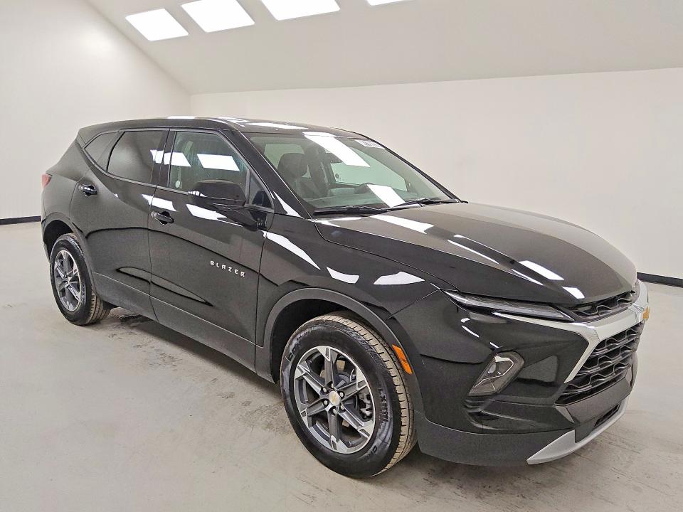 Продаж на аукціоні авто 2025 Chevrolet Blazer, vin: 3GNKBCR44SS195940, номер лоту: 47196936