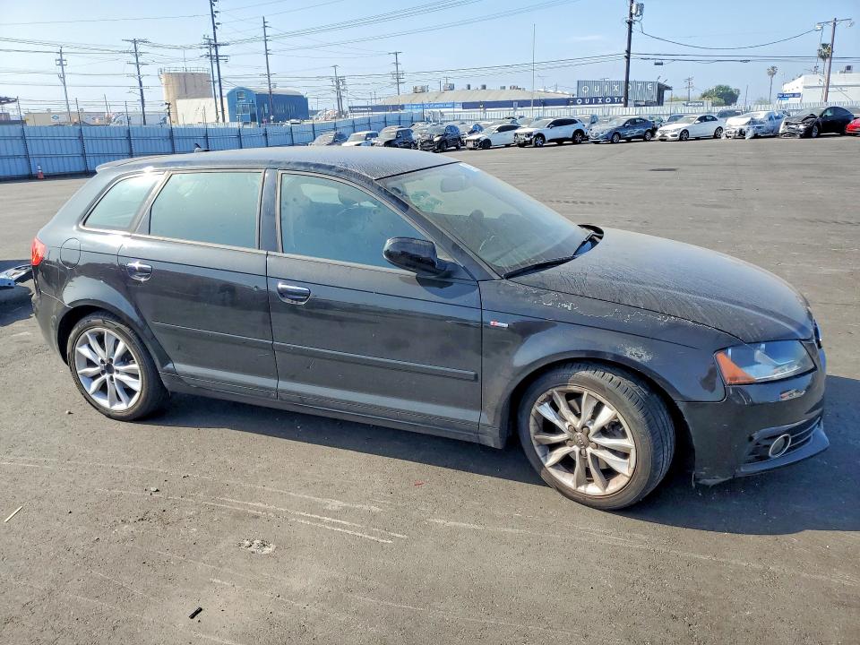 Продажа на аукционе авто 2012 Audi A3, vin: WAUBEAFM7CA025032, номер лота: 47120526