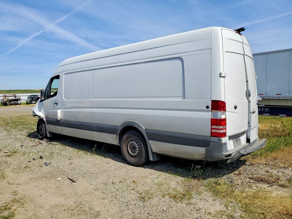 46131956 :رقم المزاد ، WD3PE8DC0F5947354 vin ، 2015 Mercedes Benz Sprinter مزاد بيع