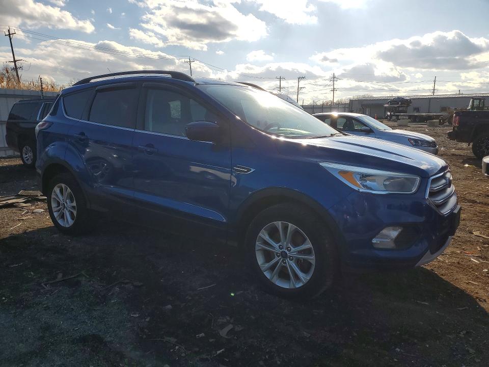 2018 Ford Escape მანქანა იყიდება აუქციონზე, vin: 1FMCU9GD9JUA28531, აუქციონის ნომერი: 47911566