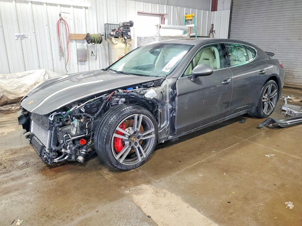 78060875 :رقم المزاد ، WP0AC2A7XDL090443 vin ، 2013 Porsche Panamera مزاد بيع