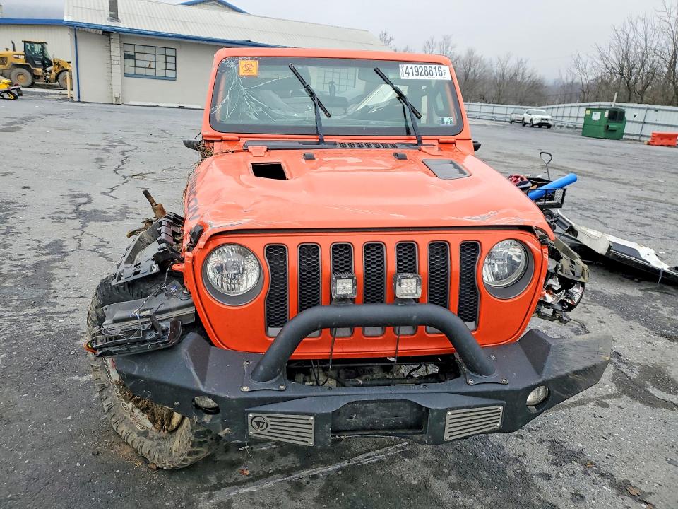 41928616 :رقم المزاد ، 1C4HJXCG3JW261042 vin ، 2018 Jeep Wrangler مزاد بيع