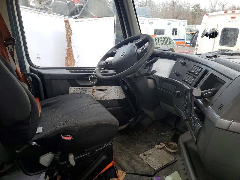 45651186 :رقم المزاد ، 4V4W19EGXNN285547 vin ، 2022 Volvo Vnr مزاد بيع