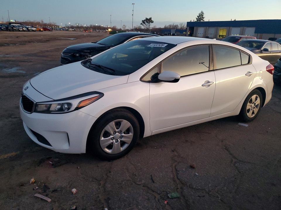 Продажа на аукционе авто 2018 Kia Forte, vin: 3KPFL4A71JE235598, номер лота: 41932526