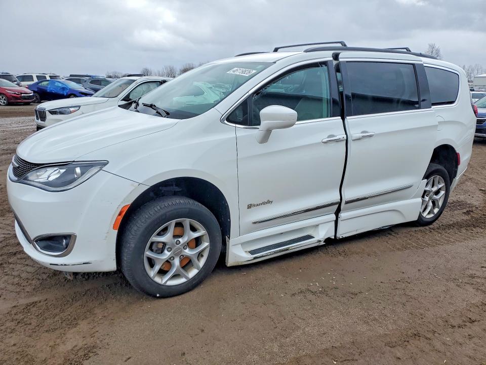 Продаж на аукціоні авто 2017 Chrysler Pacifica, vin: 2C4RC1BG5HR668344, номер лоту: 46119826