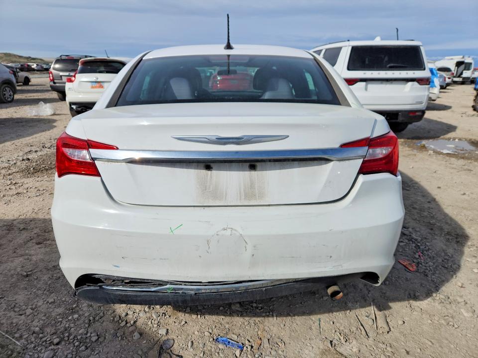 2013 Chrysler 200 მანქანა იყიდება აუქციონზე, vin: 1C3CCBAB4DN734587, აუქციონის ნომერი: 45636136