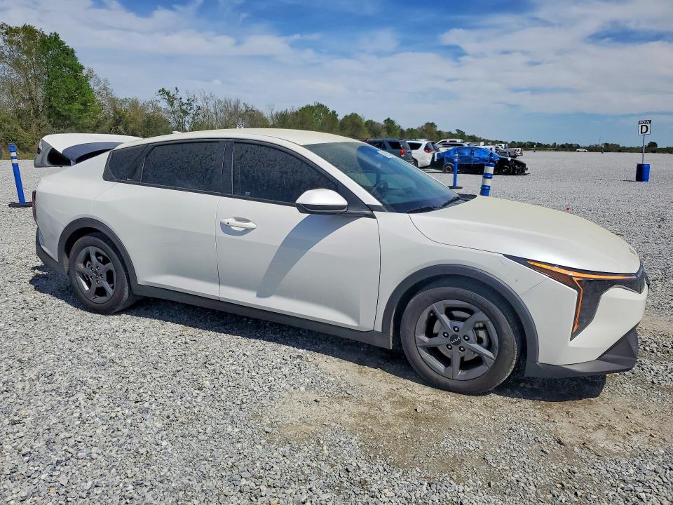 2025 Kia K4 მანქანა იყიდება აუქციონზე, vin: 3KPFT4DE2SE164908, აუქციონის ნომერი: 46125526