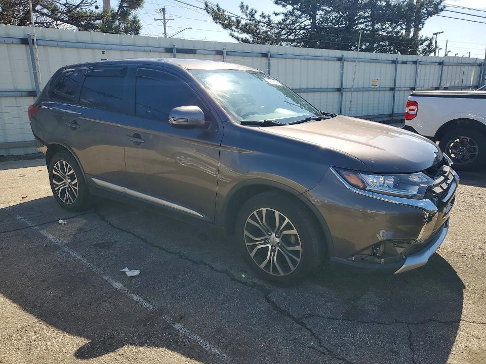 Продаж на аукціоні авто 2018 Mitsubishi Outlander, vin: JA4AD3A38JZ035153, номер лоту: 41999636