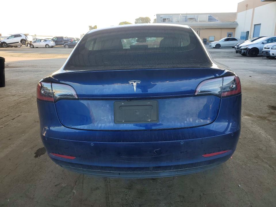 2018 Tesla Model 3 მანქანა იყიდება აუქციონზე, vin: 5YJ3E1EA0JF160808, აუქციონის ნომერი: 41813206