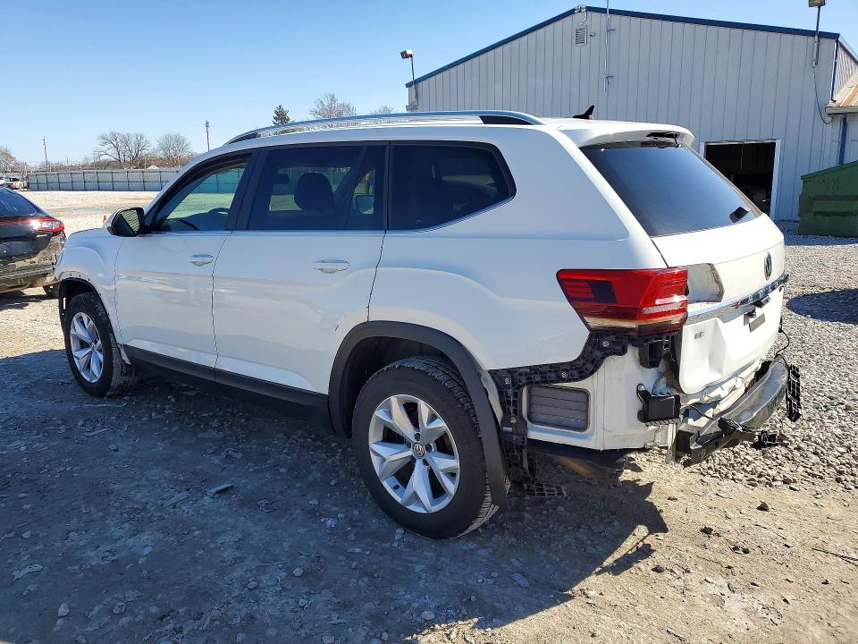 41827696 :رقم المزاد ، 1V2CR2CA8JC571320 vin ، 2018 Volkswagen Atlas مزاد بيع