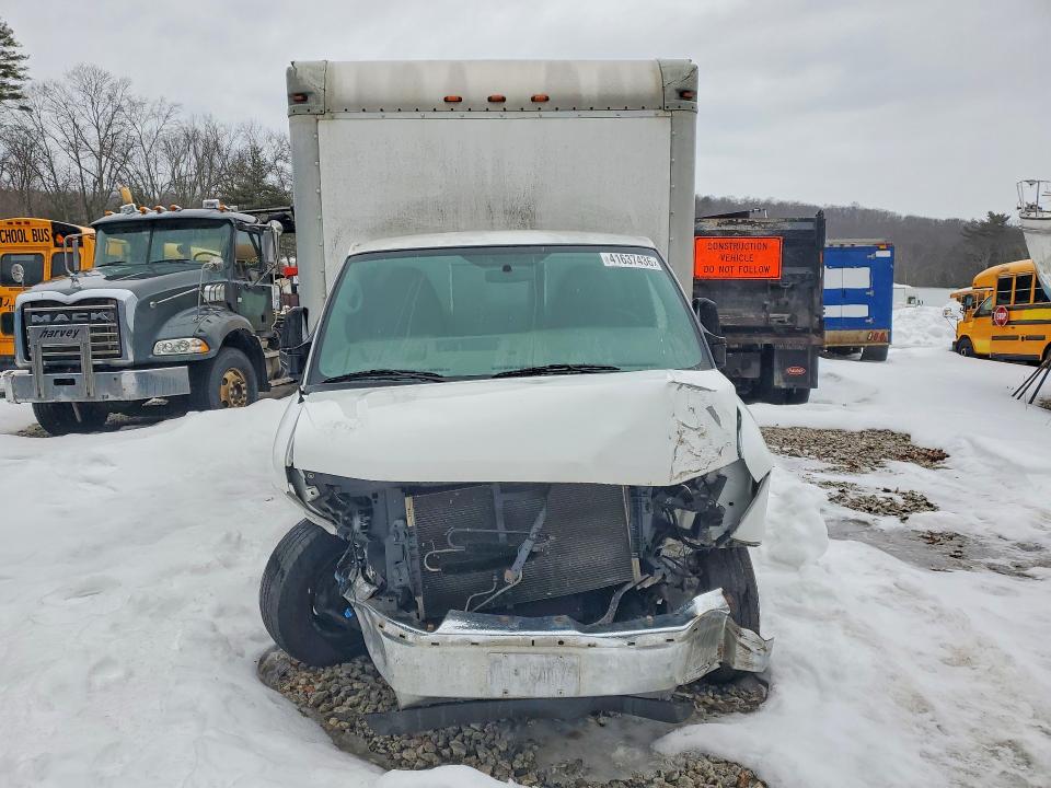 41637436 :رقم المزاد ، 1GB3G2CGXF1265660 vin ، 2015 Chevrolet Express G3500 مزاد بيع
