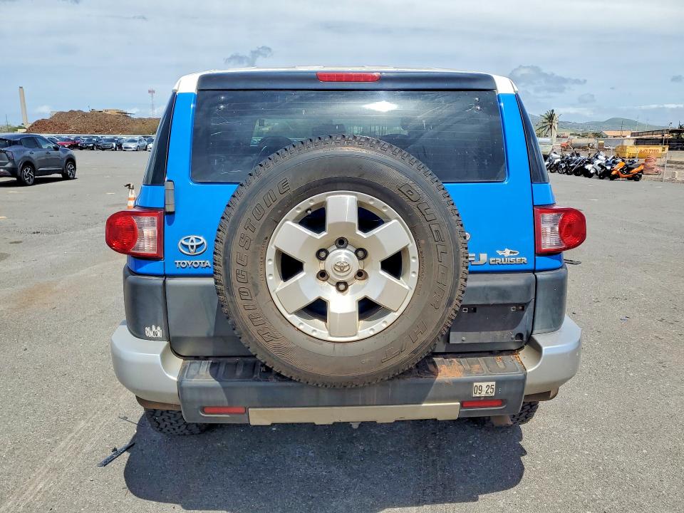 2007 Toyota Fj Cruiser მანქანა იყიდება აუქციონზე, vin: JTEZU11F570007133, აუქციონის ნომერი: 48176456