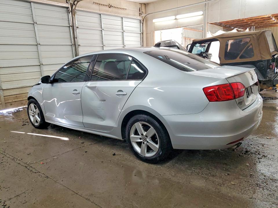 Продаж на аукціоні авто 2012 Volkswagen Jetta, vin: 3VWLL7AJ4CM323082, номер лоту: 45890456