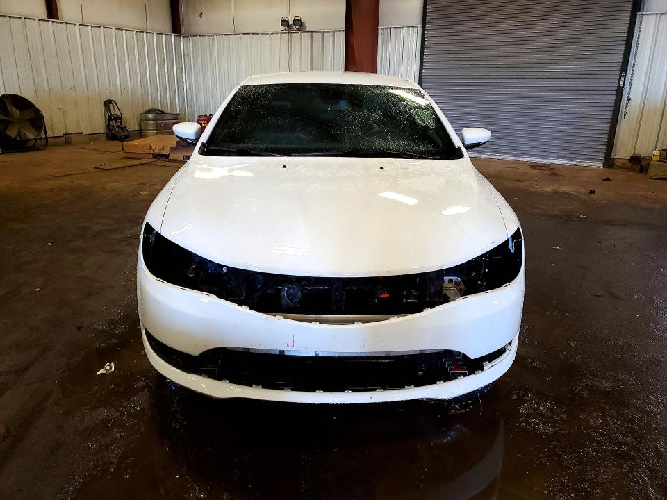 41965526 :رقم المزاد ، 1C3CCCBB5FN745038 vin ، 2015 Chrysler 200 مزاد بيع