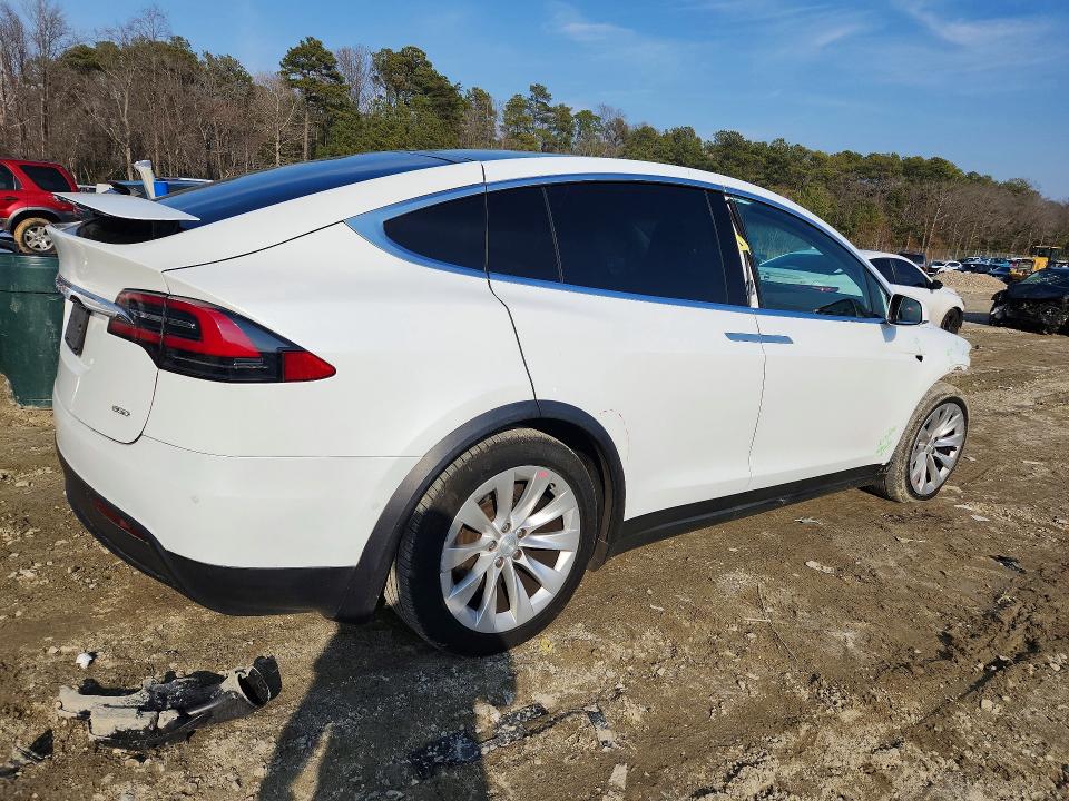 Продаж на аукціоні авто 2016 Tesla Model X, vin: 5YJXCBE23GF022002, номер лоту: 79352955