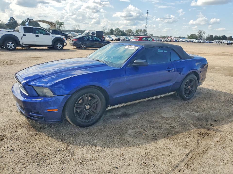 45528816 :رقم المزاد ، 1ZVBP8EM3E5240892 vin ، 2014 Ford Mustang مزاد بيع