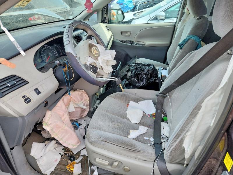 2011 Toyota Sienna მანქანა იყიდება აუქციონზე, vin: 5TDKK3DC4BS037836, აუქციონის ნომერი: 75628545