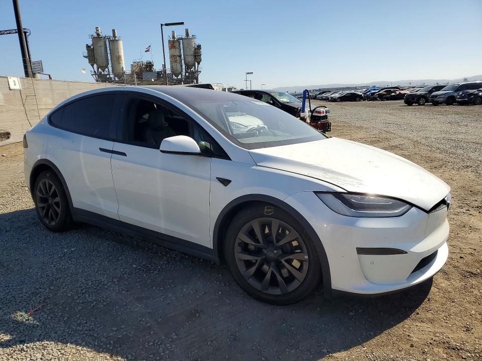 45513086 :رقم المزاد ، 7SAXCDE51NF336981 vin ، 2022 Tesla Model X مزاد بيع