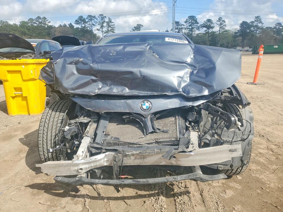 41713306 :رقم المزاد ، WBA8B9C51JEE83382 vin ، 2018 Bmw 330 مزاد بيع