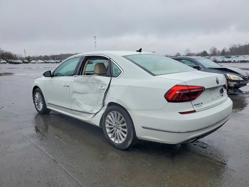 Продажа на аукционе авто 2017 Volkswagen Passat, vin: 1VWBT7A32HC038497, номер лота: 47005126
