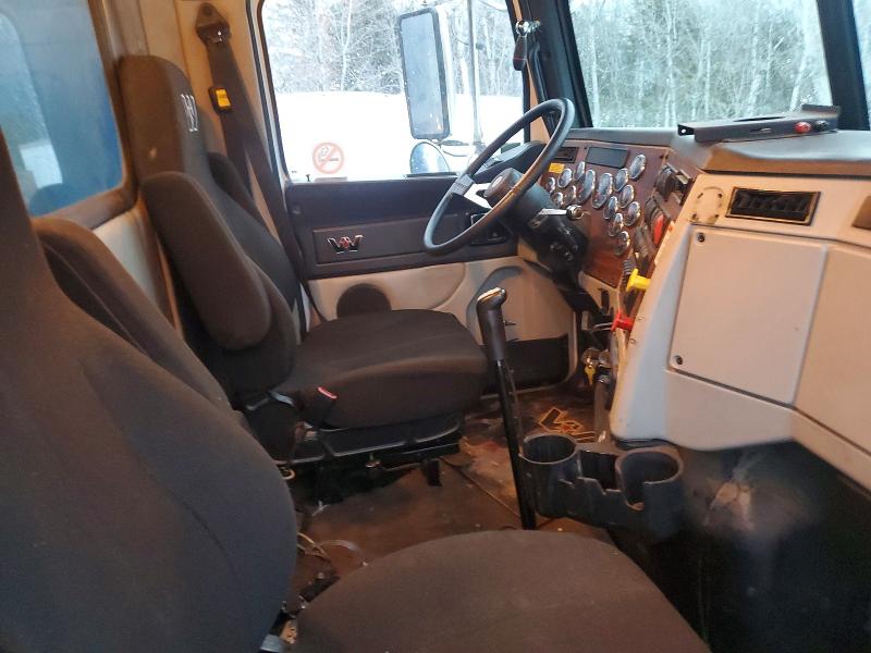 79354095 :رقم المزاد ، 5KKHAXDV0FPFS6855 vin ، 2015 Western Star/auto Car Conventional مزاد بيع