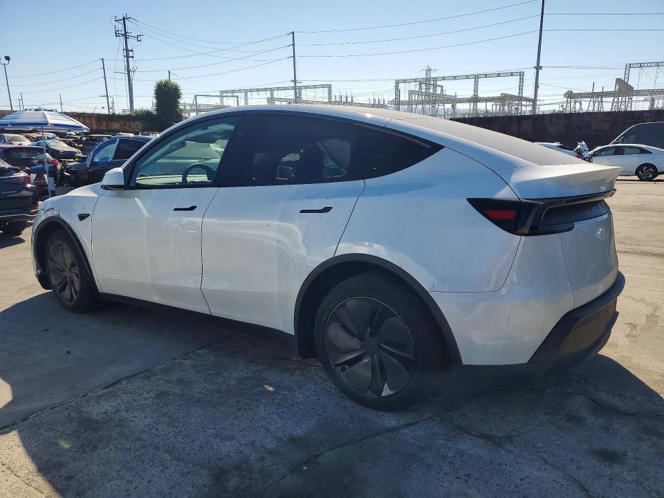 46723296 :رقم المزاد ، 7SAYGDED0TF411649 vin ، 2026 Tesla Y مزاد بيع