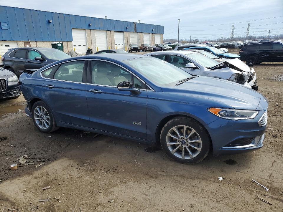 46714886 :رقم المزاد ، 3FA6P0PU2JR196254 vin ، 2018 Ford Fusion مزاد بيع