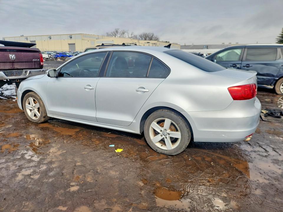 41916866 :رقم المزاد ، 3VWLL7AJ7CM323674 vin ، 2012 Volkswagen Jetta مزاد بيع