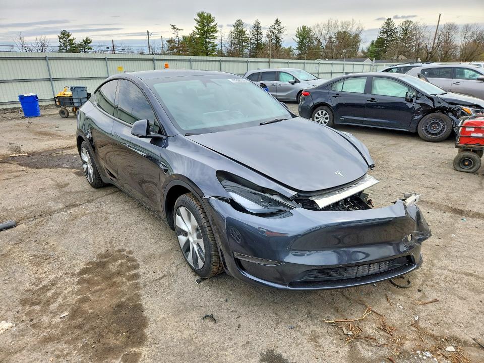 47696336 :رقم المزاد ، 7SAYGDED2RF095485 vin ، 2024 Tesla Model Y مزاد بيع