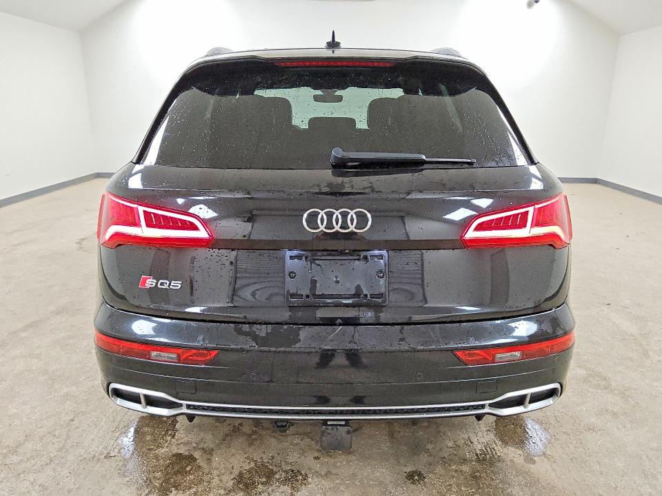42039706 :رقم المزاد ، WA1A4AFY1J2044374 vin ، 2018 Audi Sq5 مزاد بيع