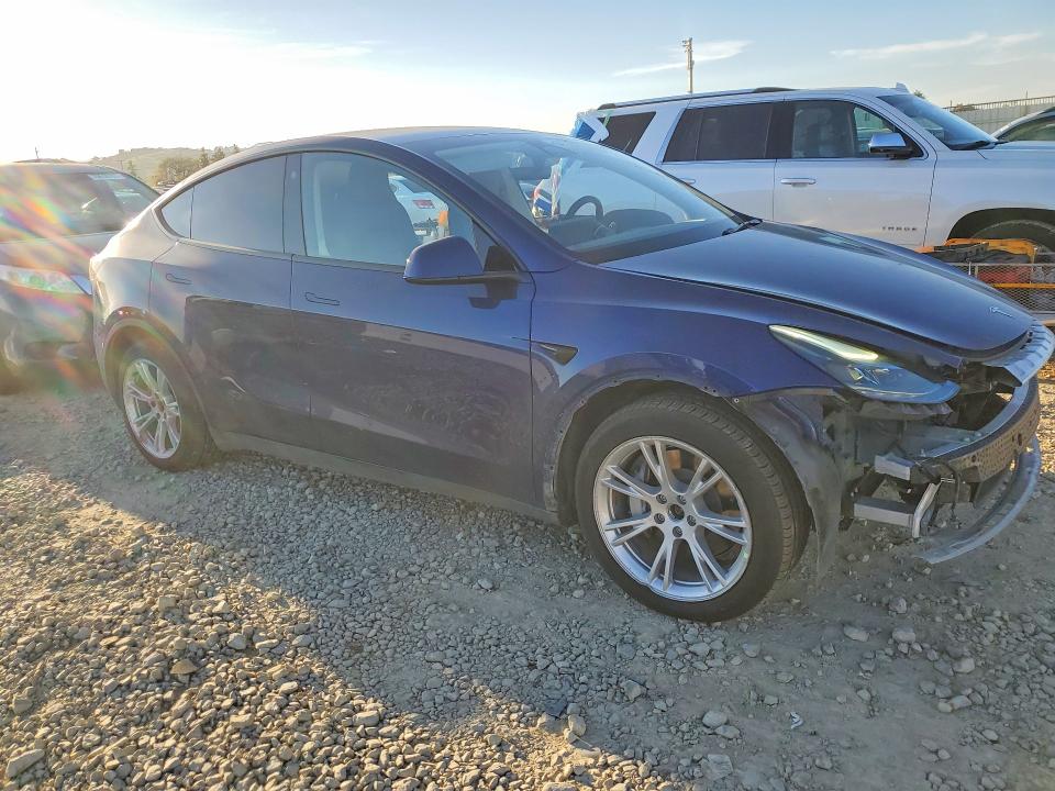 Auction sale of the 2022 Tesla Model Y, vin: 7SAYGAEE2NF553480, lot number: 79028275