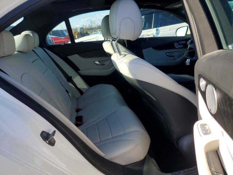 46635796 :رقم المزاد ، WDDWF4KB6JR411078 vin ، 2018 Mercedes-benz C مزاد بيع