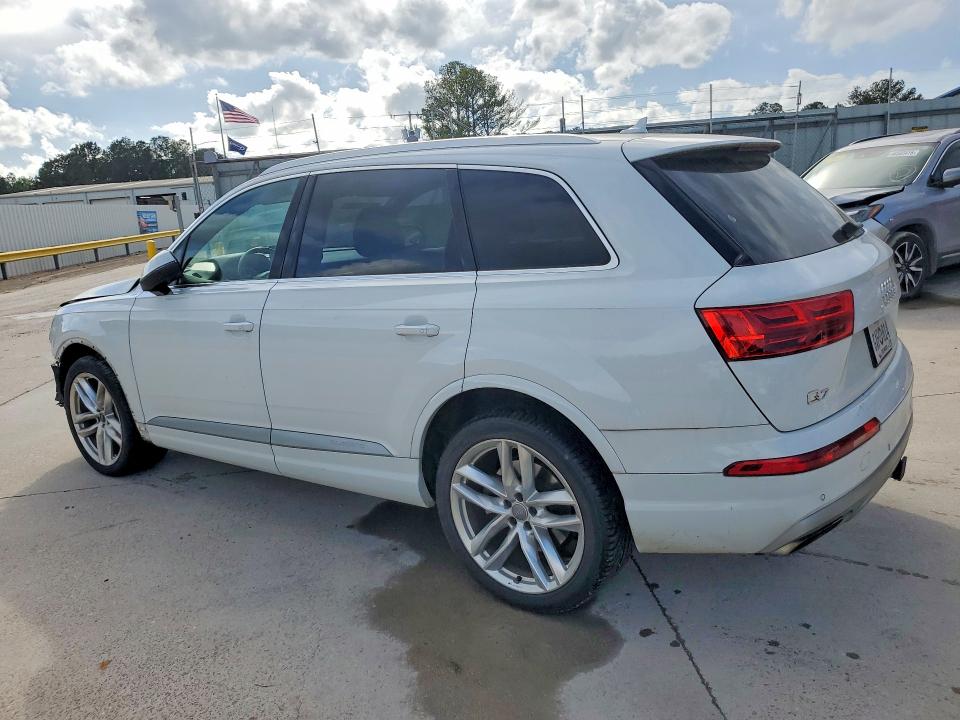 Продажа на аукционе авто 2018 Audi Q7, vin: WA1VAAF73JD043006, номер лота: 48254326
