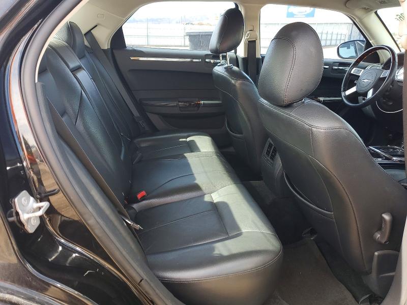 41807636 :رقم المزاد ، 2C3CA3CV1AH137579 vin ، 2010 Chrysler 300 مزاد بيع