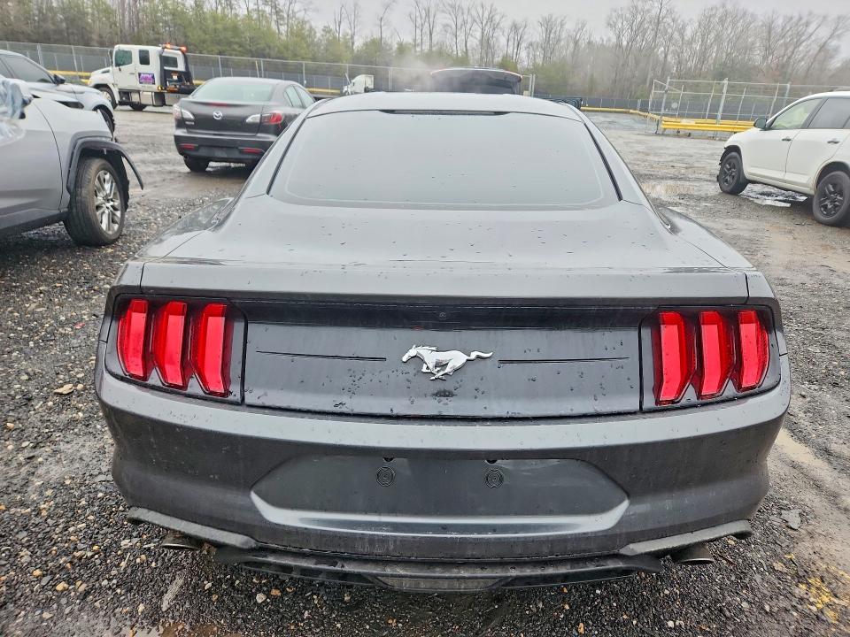 79374155 :رقم المزاد ، 1FA6P8TH0J5174859 vin ، 2018 Ford Mustang مزاد بيع