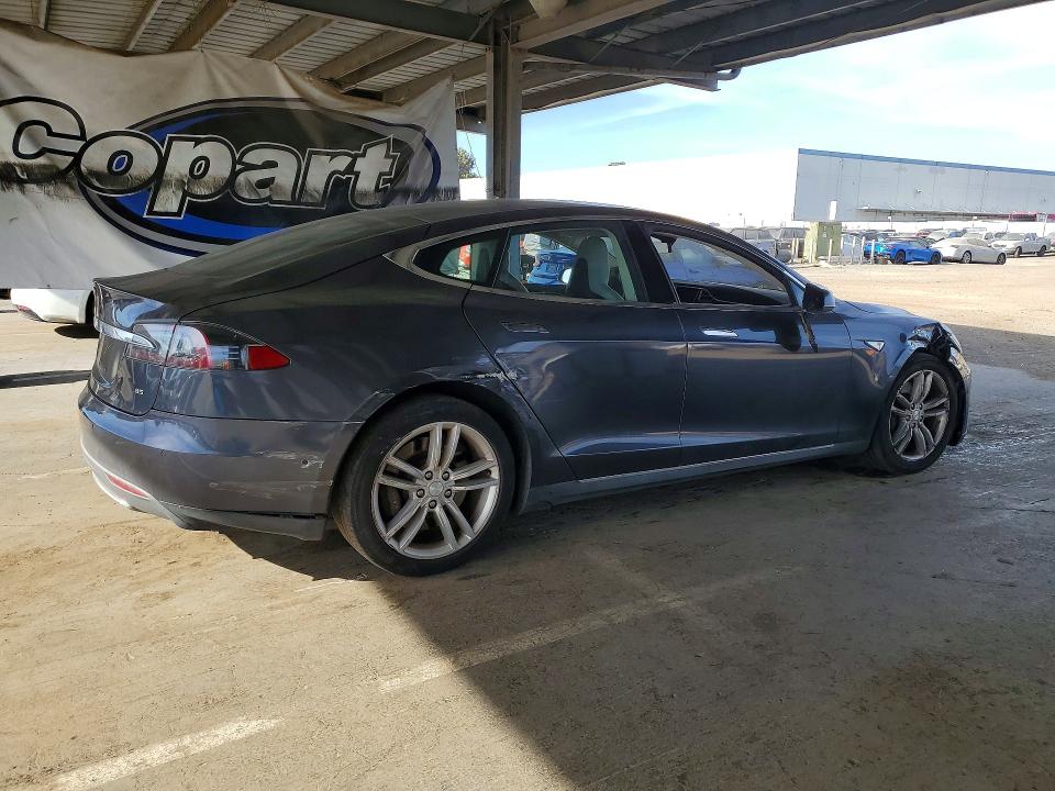 41760316 :رقم المزاد ، 5YJSA1H17EFP61285 vin ، 2014 Tesla Model S مزاد بيع