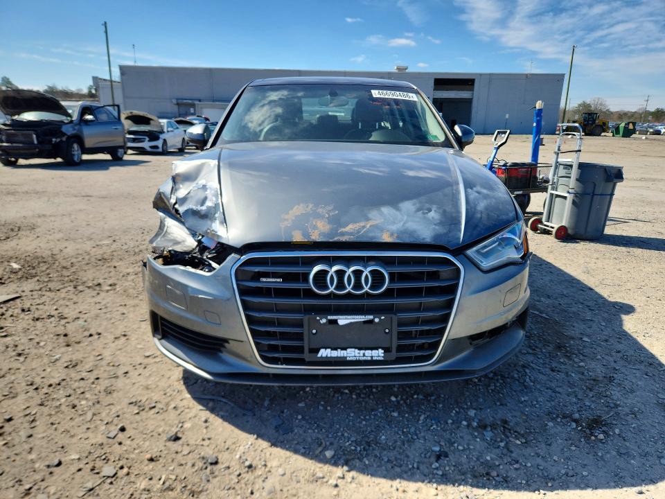 46690486 :رقم المزاد ، WAUBFGFF4F1001891 vin ، 2015 Audi A3 مزاد بيع