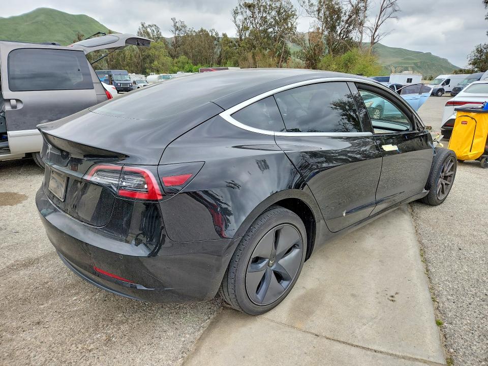 45675676 :رقم المزاد ، 5YJ3E1EA6LF643805 vin ، 2020 Tesla Model 3 مزاد بيع