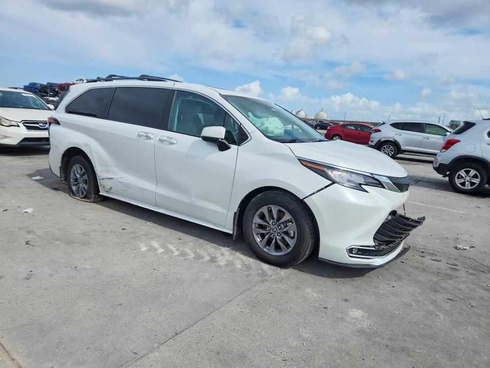 Продаж на аукціоні авто 2022 Toyota Sienna, vin: 5TDYRKEC5NS114278, номер лоту: 45657736