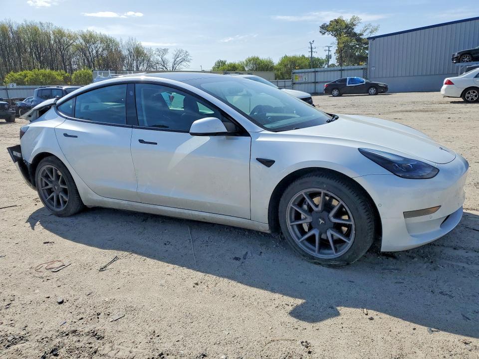 47914236 :رقم المزاد ، 5YJ3E1EA8MF015858 vin ، 2021 Tesla Model 3 مزاد بيع