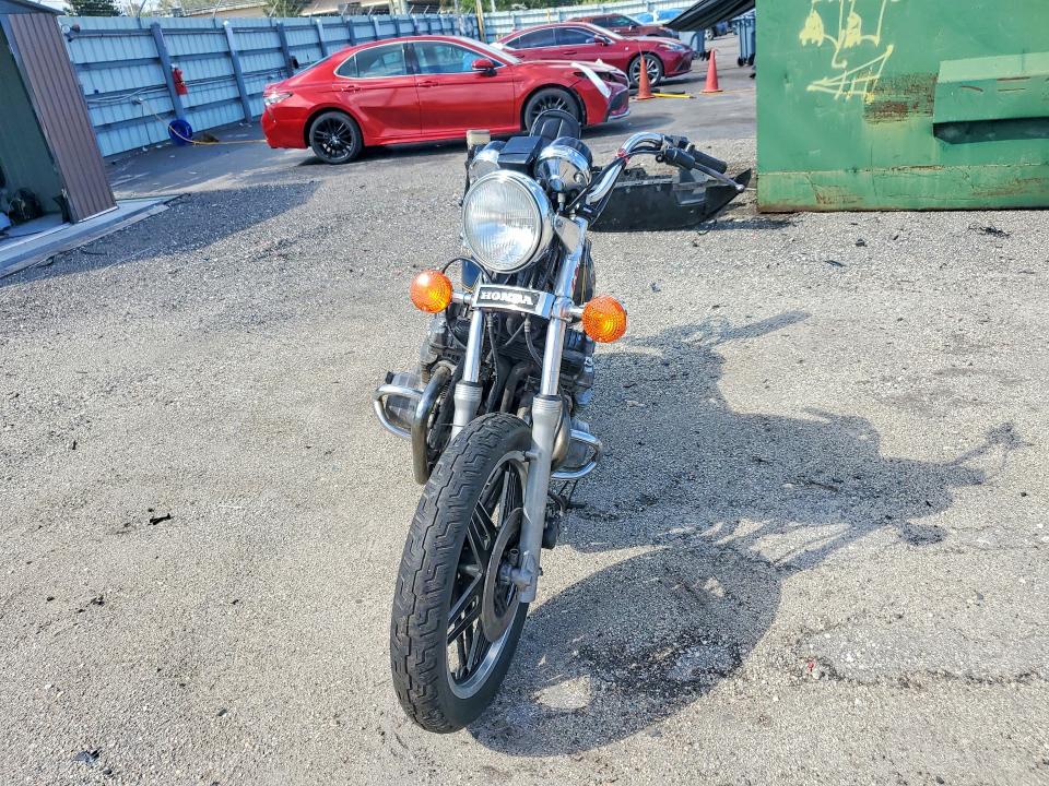 46277526 :رقم المزاد ، JH2SC0404BC103179 vin ، 1981 Honda Cb900 مزاد بيع