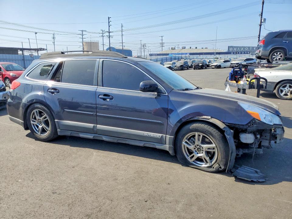 2013 Subaru Outback მანქანა იყიდება აუქციონზე, vin: 4S4BRDKC8D2288983, აუქციონის ნომერი: 47069146